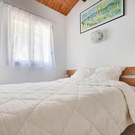 Gorgeous In With Heated Swimming Pool Hébergement de vacances La Faute-sur-Mer