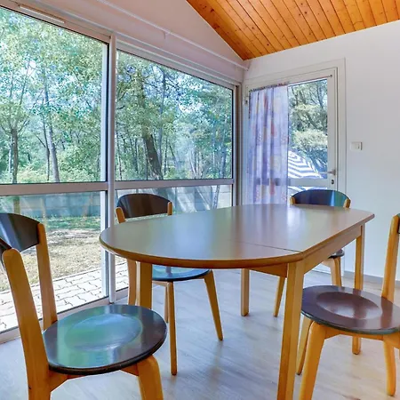 Gorgeous In With Heated Swimming Pool Hébergement de vacances