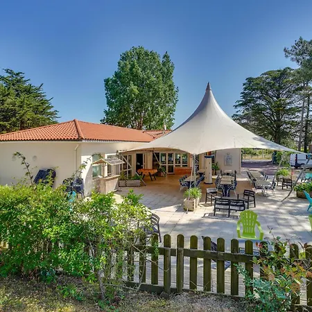 Feriehus Gorgeous In With Heated Swimming Pool