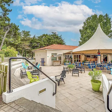 Gorgeous In With Heated Swimming Pool Hébergement de vacances